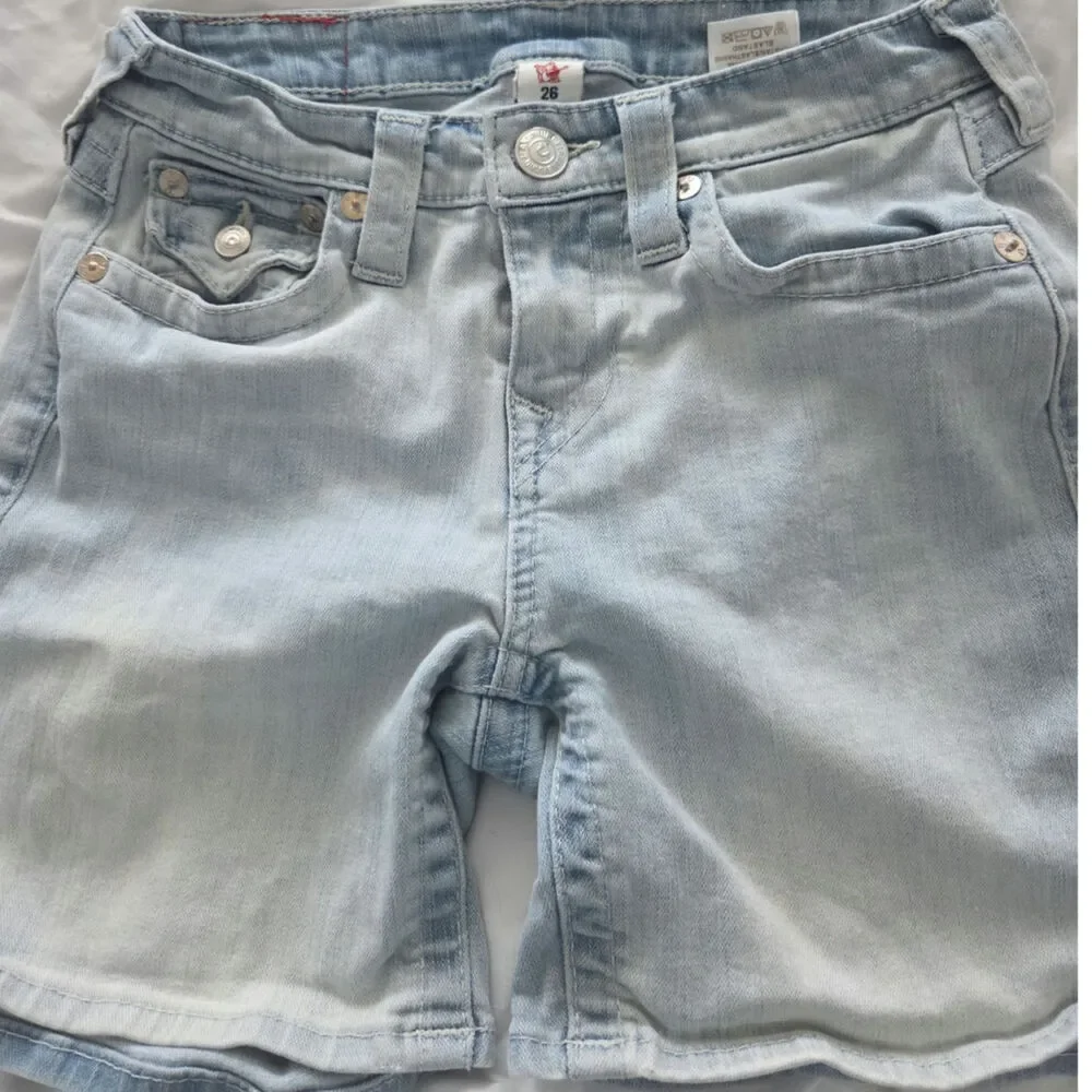 True Religion Women's  Size 26 Light Wash Mid Rise Stretch Denim Jean Short